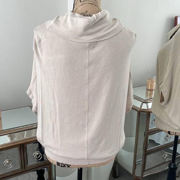 Mid sleeve turtleneck - Picture 5 of 7